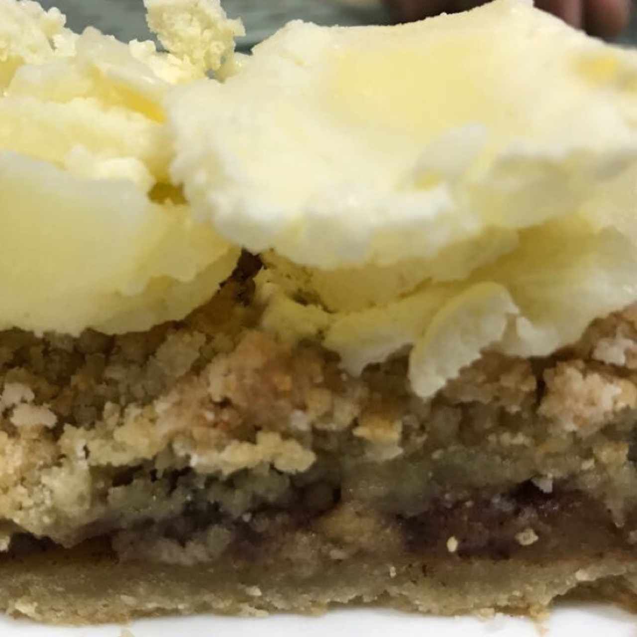 torta de manzana con helado de vainilla