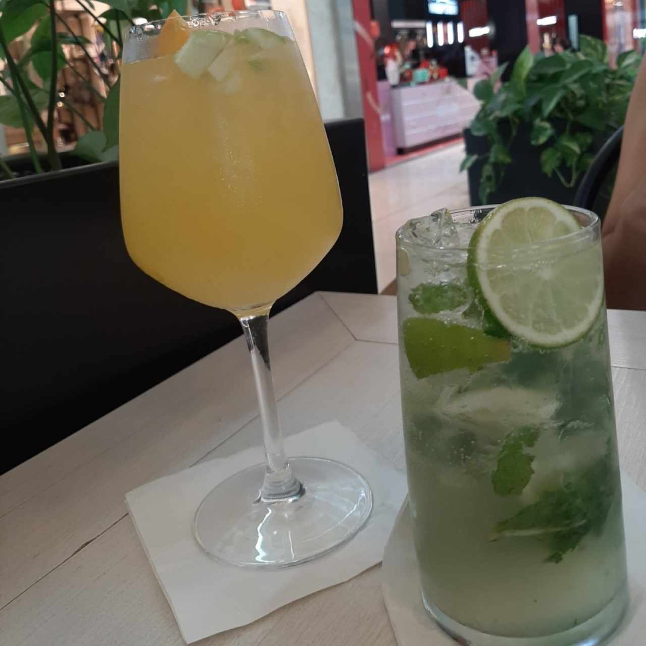 sangria de vino blanco y mojito 