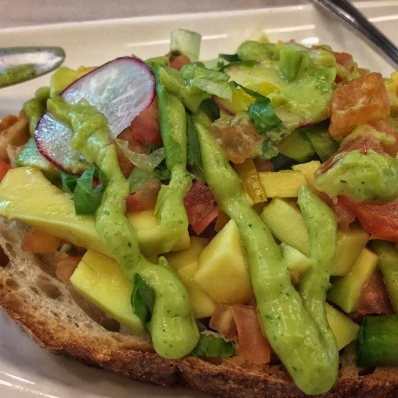 Tostada de Aguacate