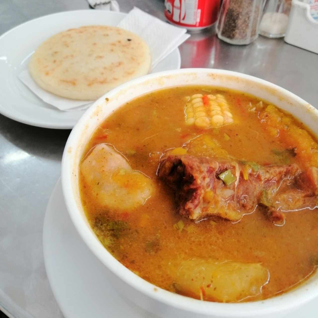 sopa de costilla