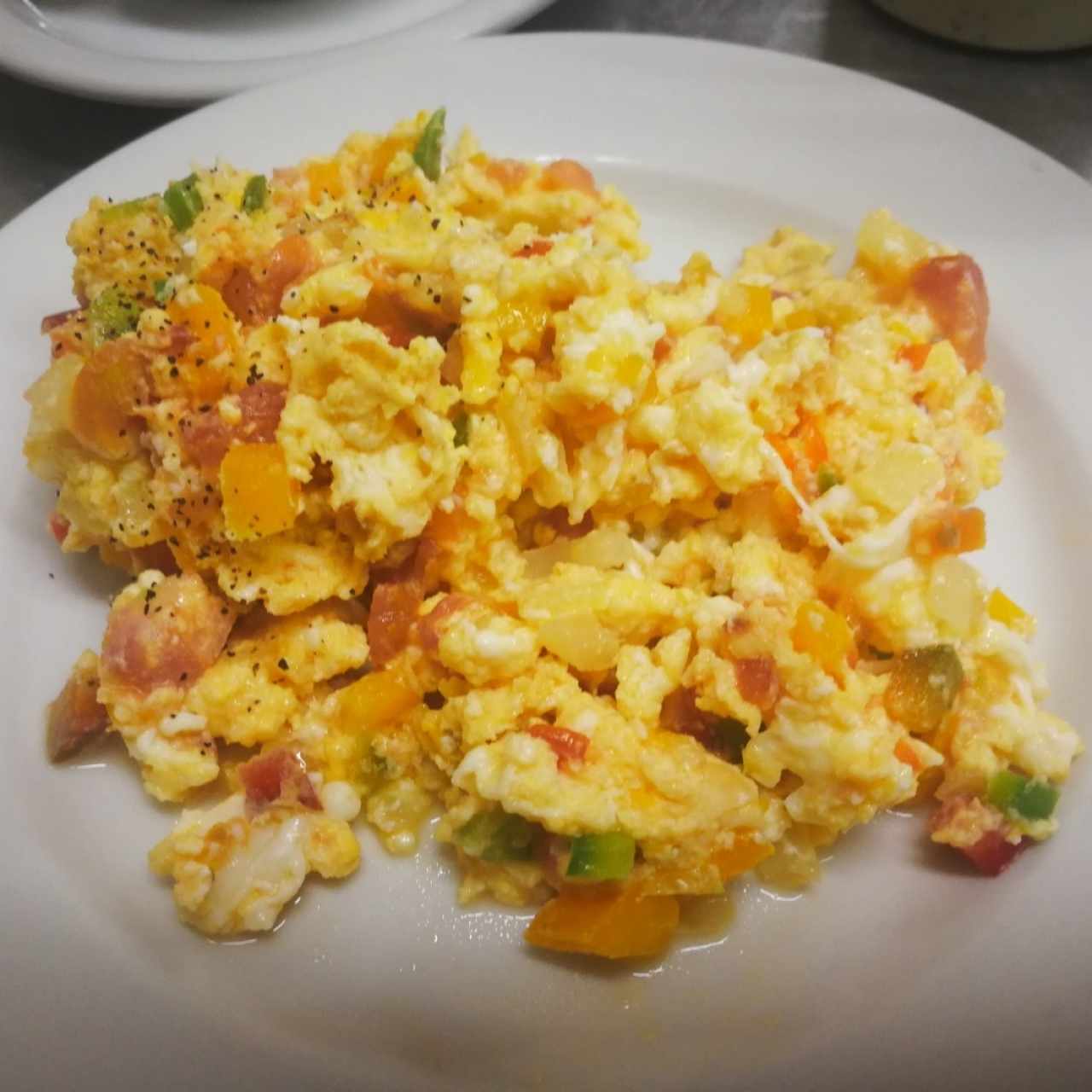 Ración de Perico (huevos revueltos con vegetales)