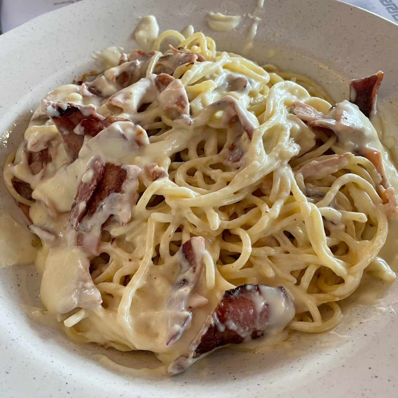 Spaghetti Alfredo con Bacon