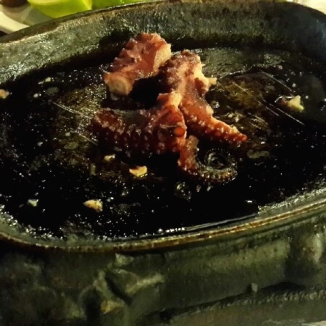 Pulpo al Carbon