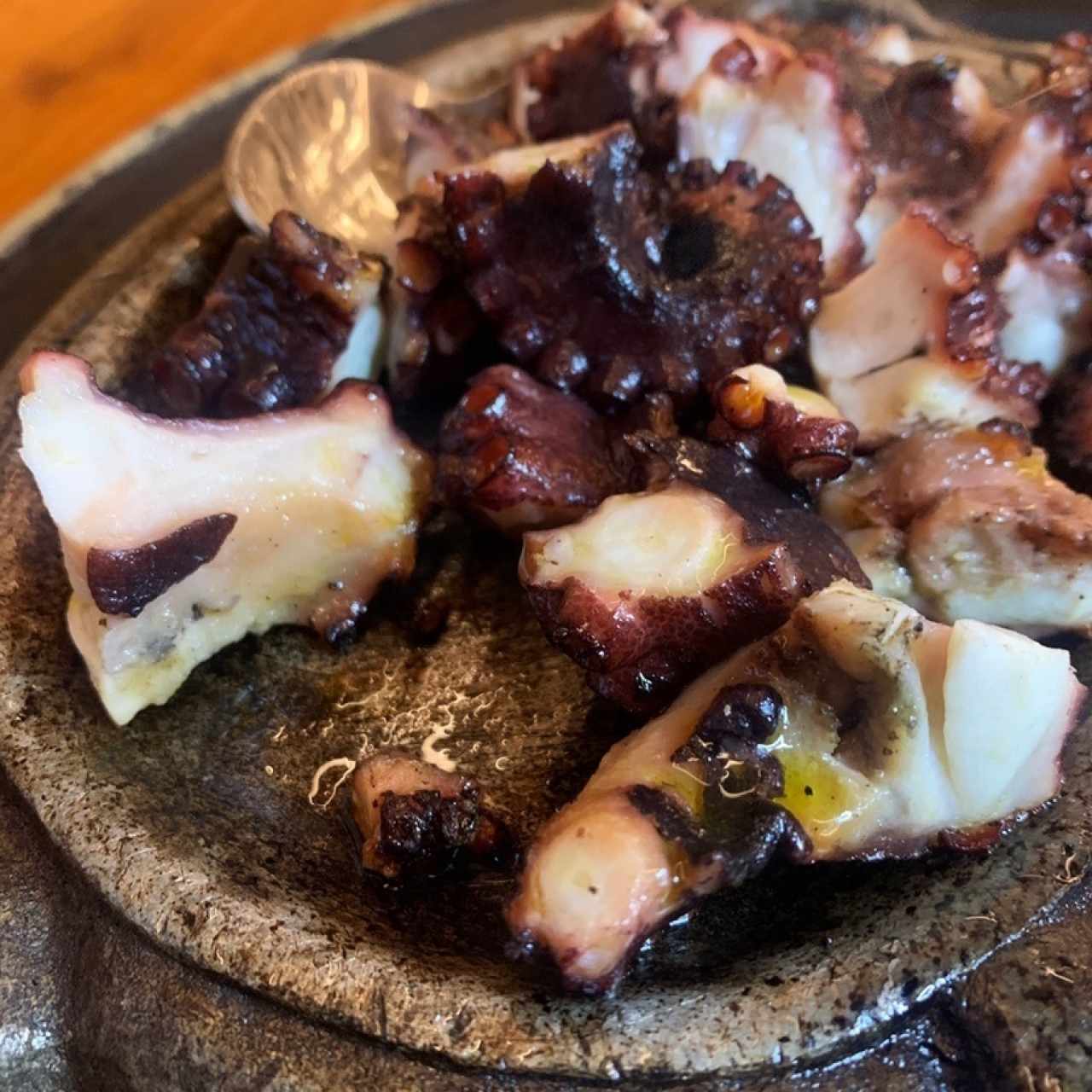 Pulpo al Carbón, al Ajillo, al Vino