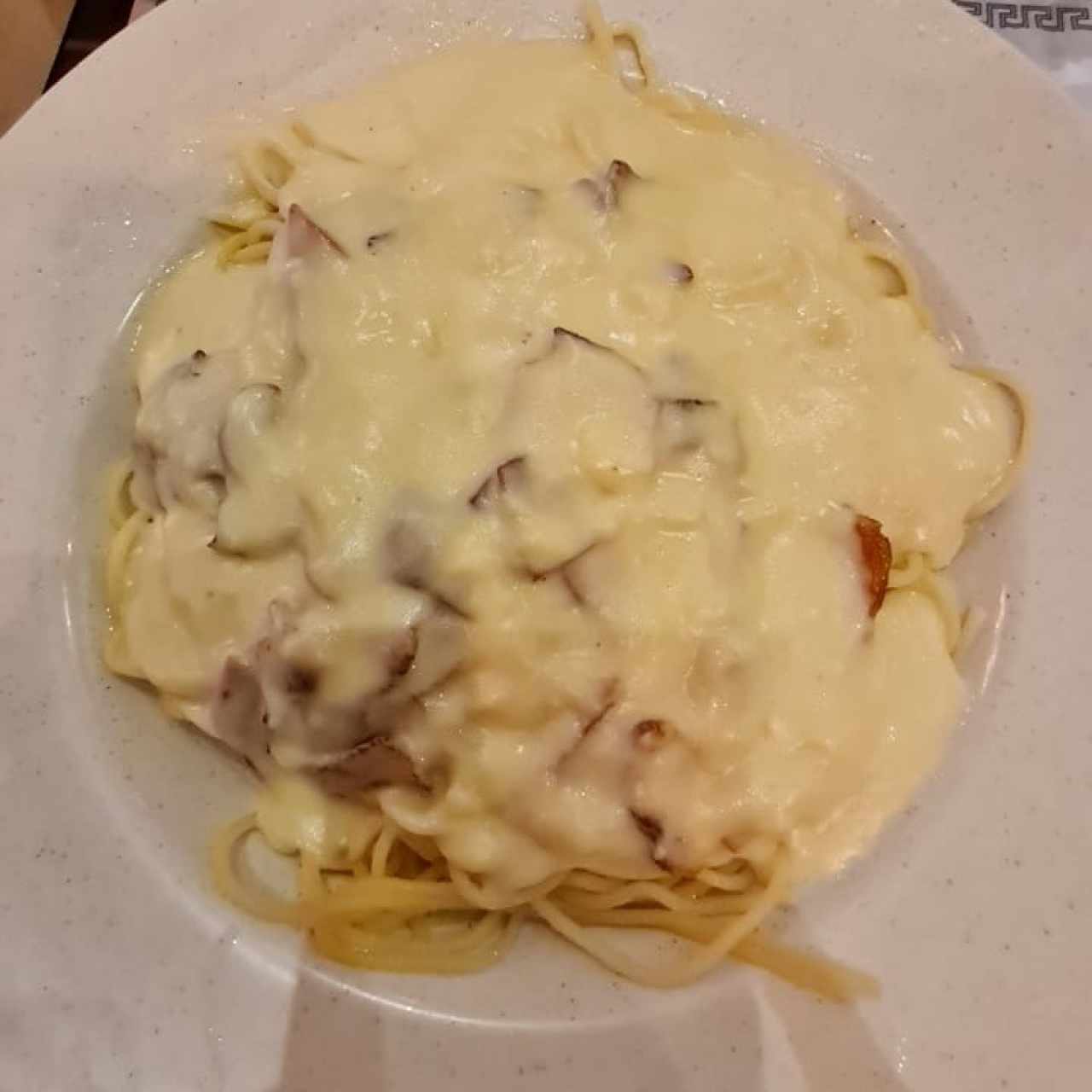 Spaghetti Alfredo con Bacon