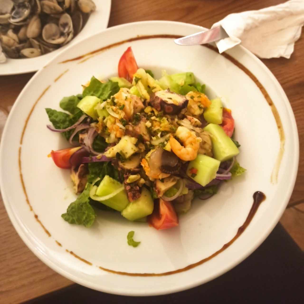 Ensalada Mediterránea con Mariscos