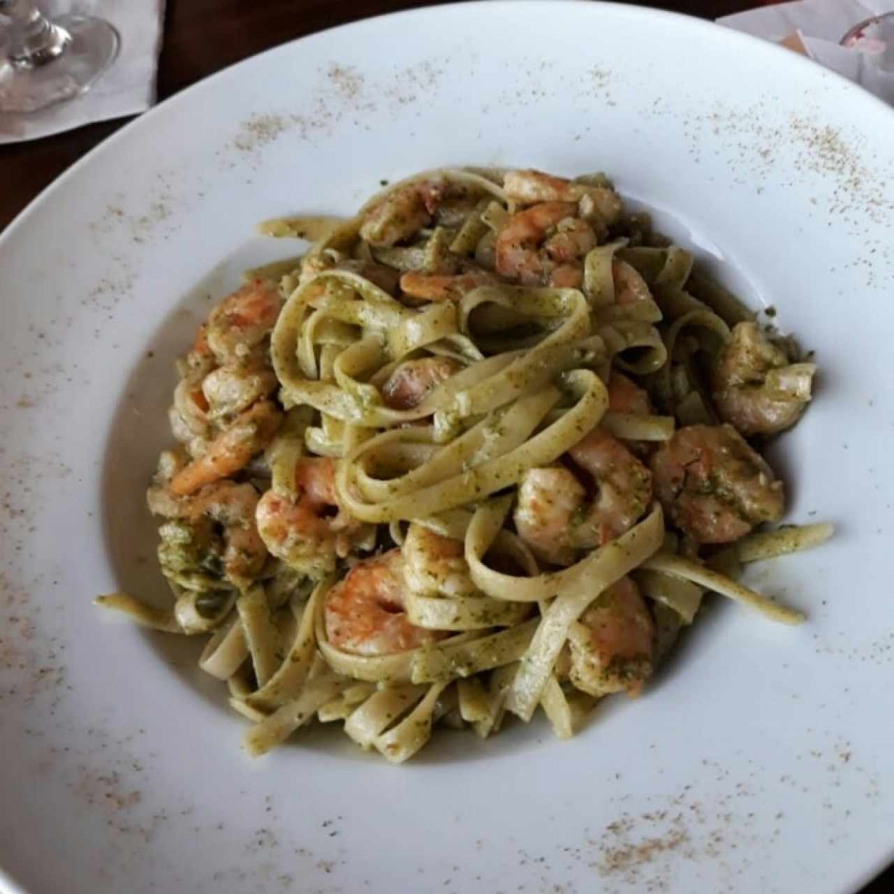 Pasta Pesto con Camarones