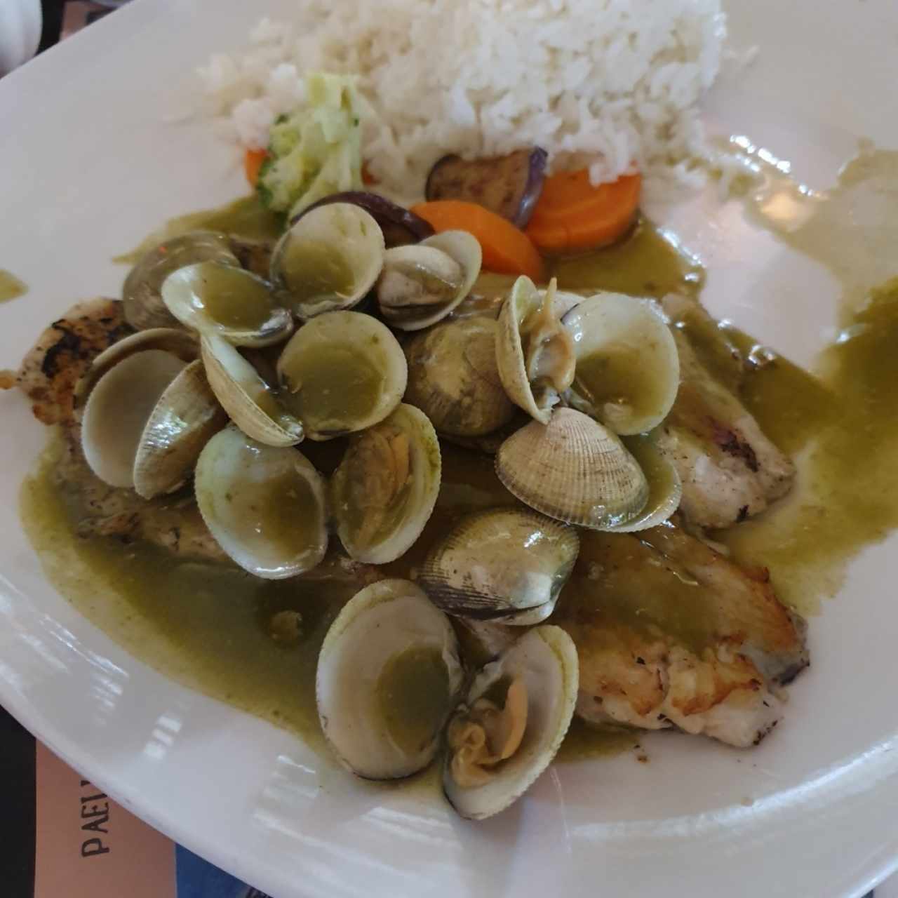 Corvina con Almejas