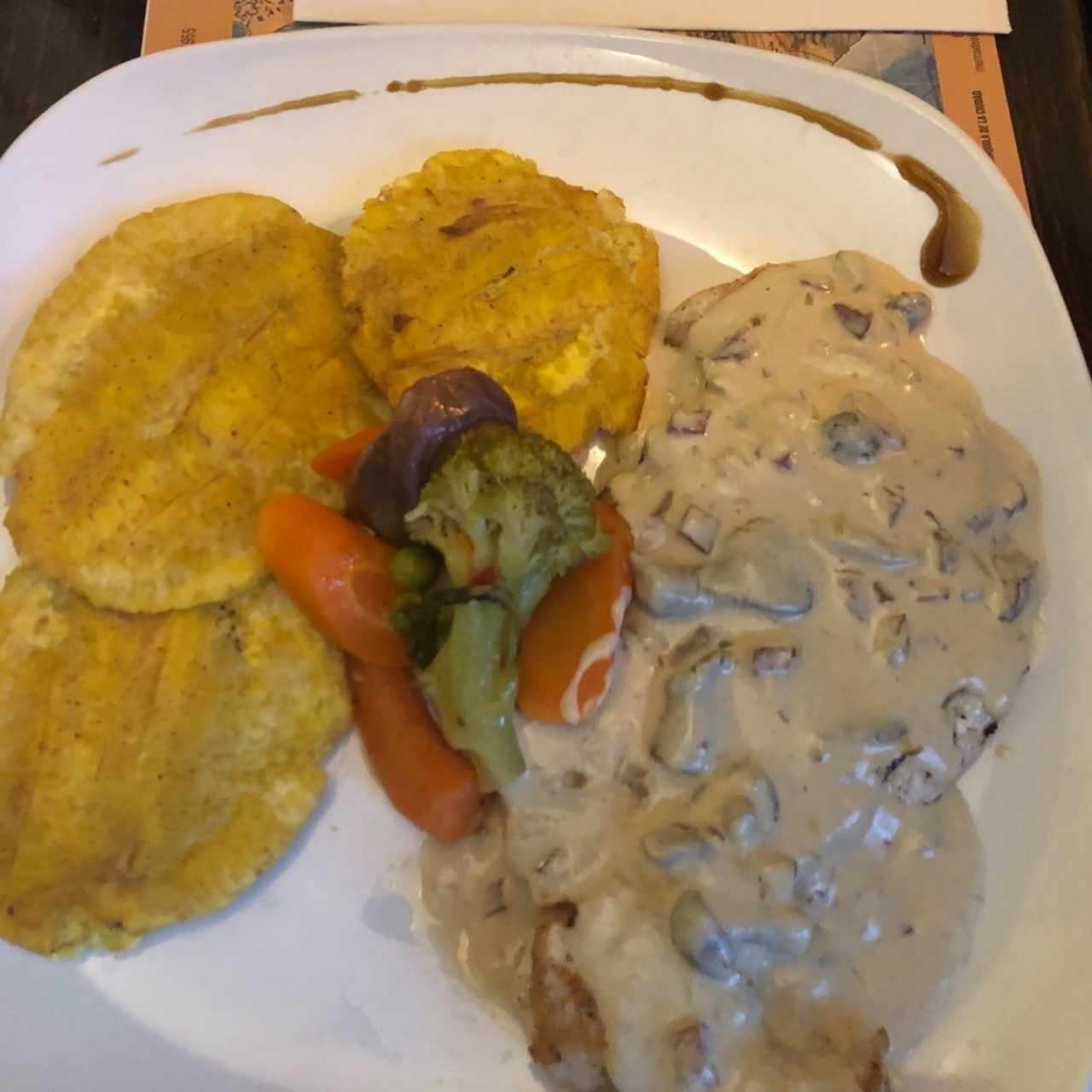 pechuga de pollo con champiñones en salsa de queso