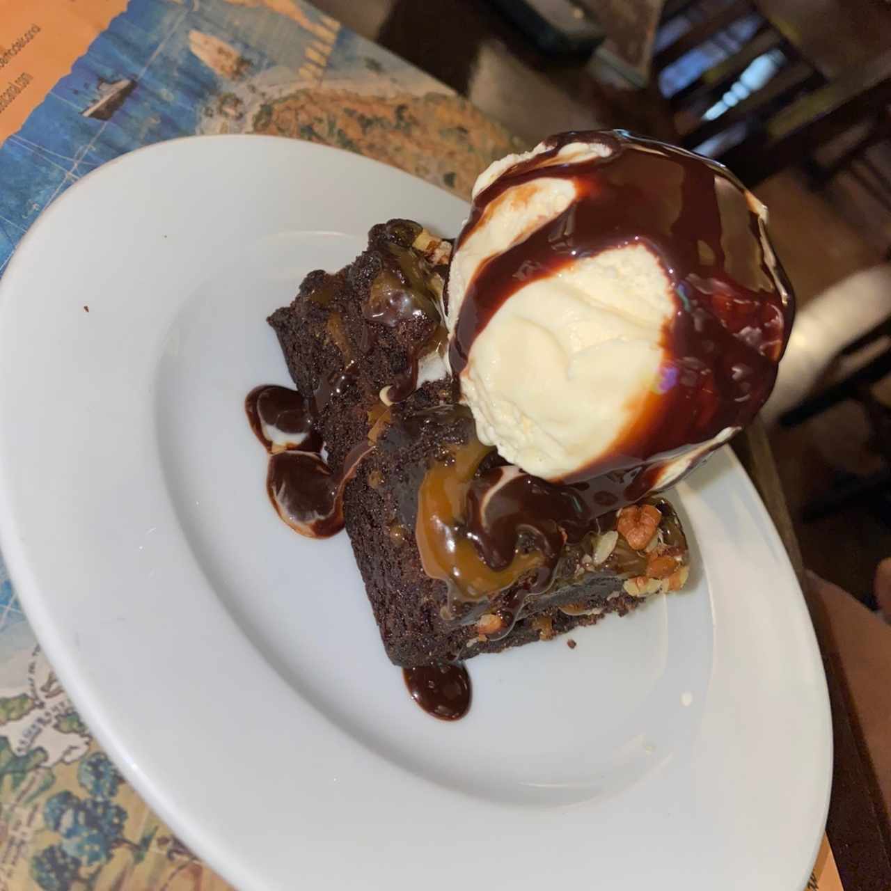 brownie con helado