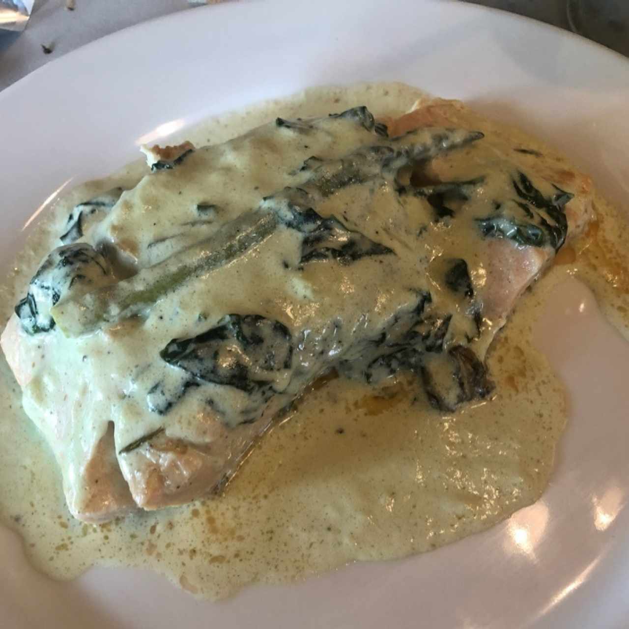 Salmón en crema con esparragos 