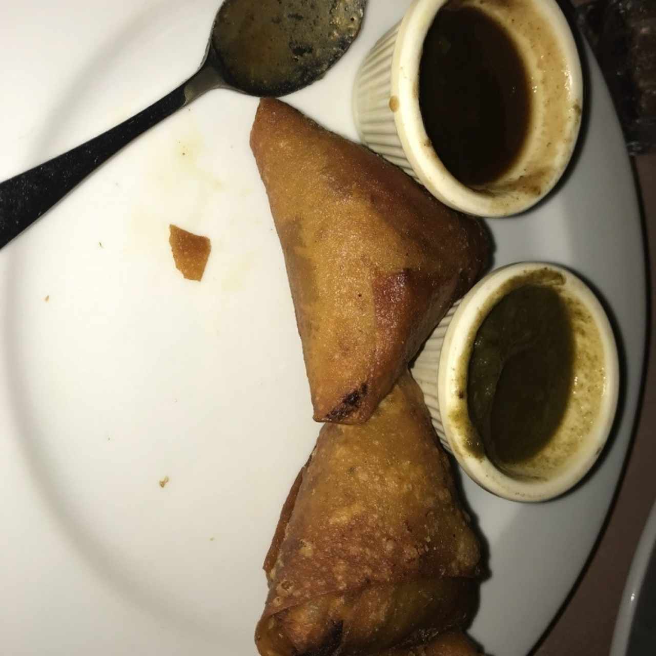 Entrada con Carne: Super empanadas de pollo (eran 4, pero me comí 2 de una vez jajaja muy buenas)