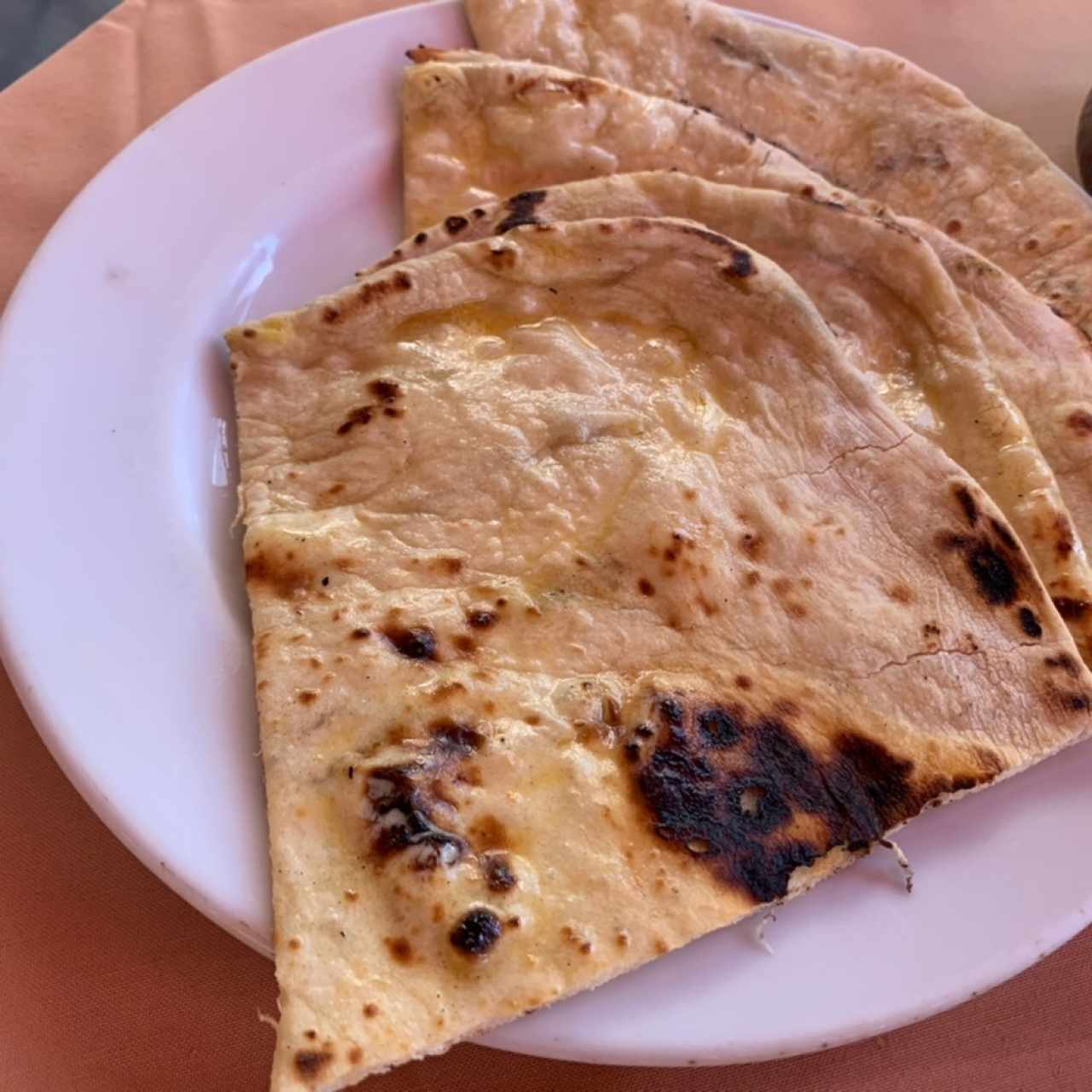 Accompaniments - Naan con Ajo