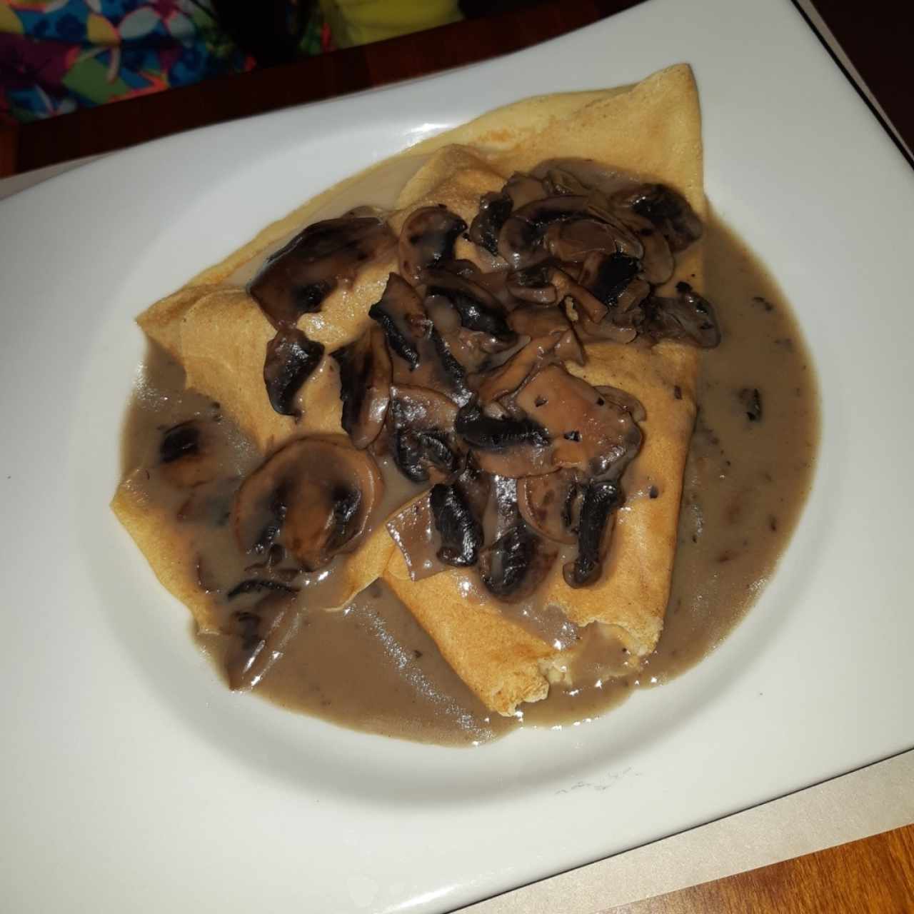 Crepe de pollo con champiñones