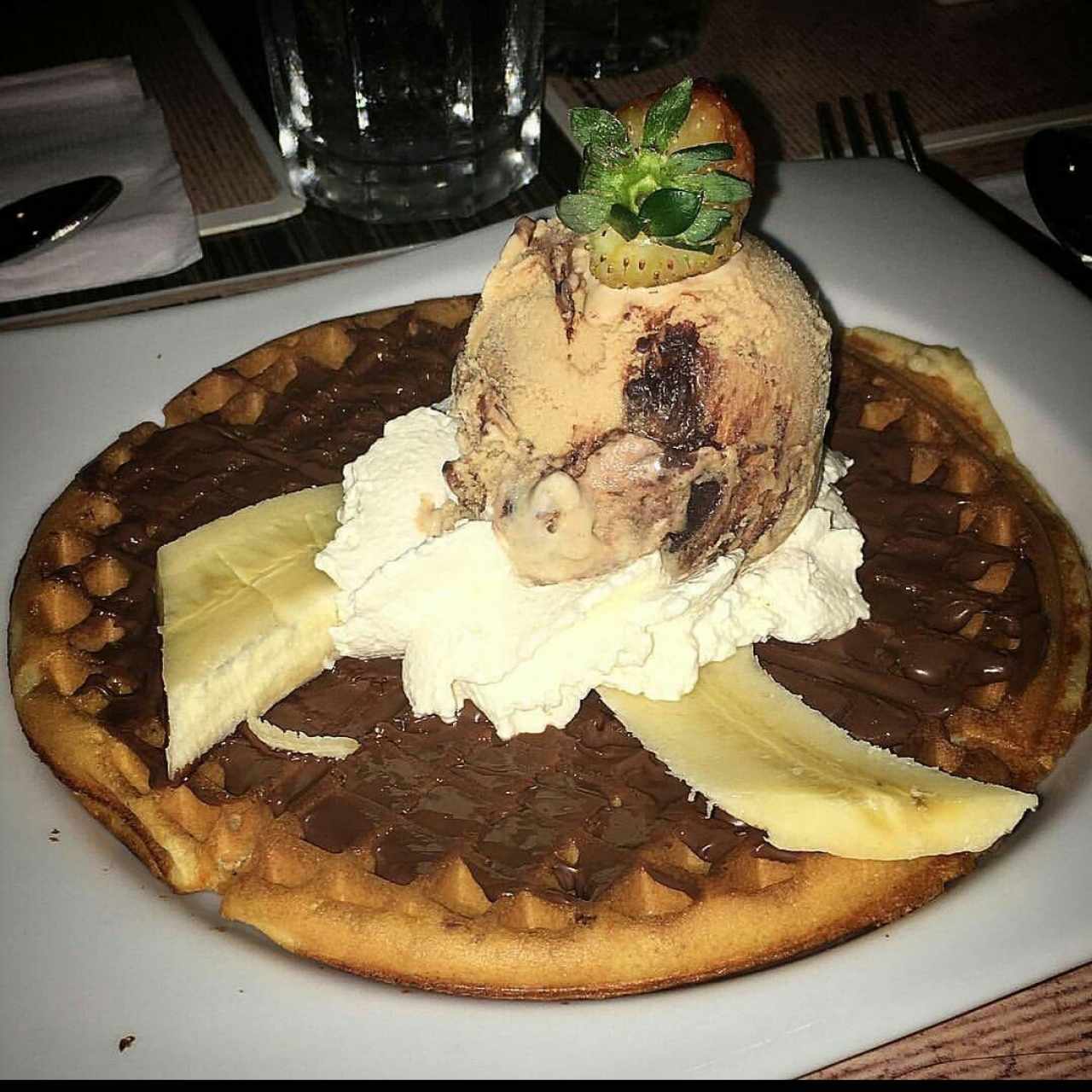 Waffle NUTELLA y Banano