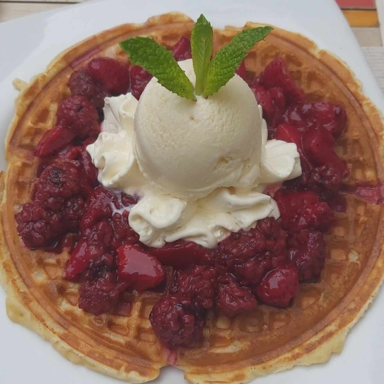 waffle frutos del bosque