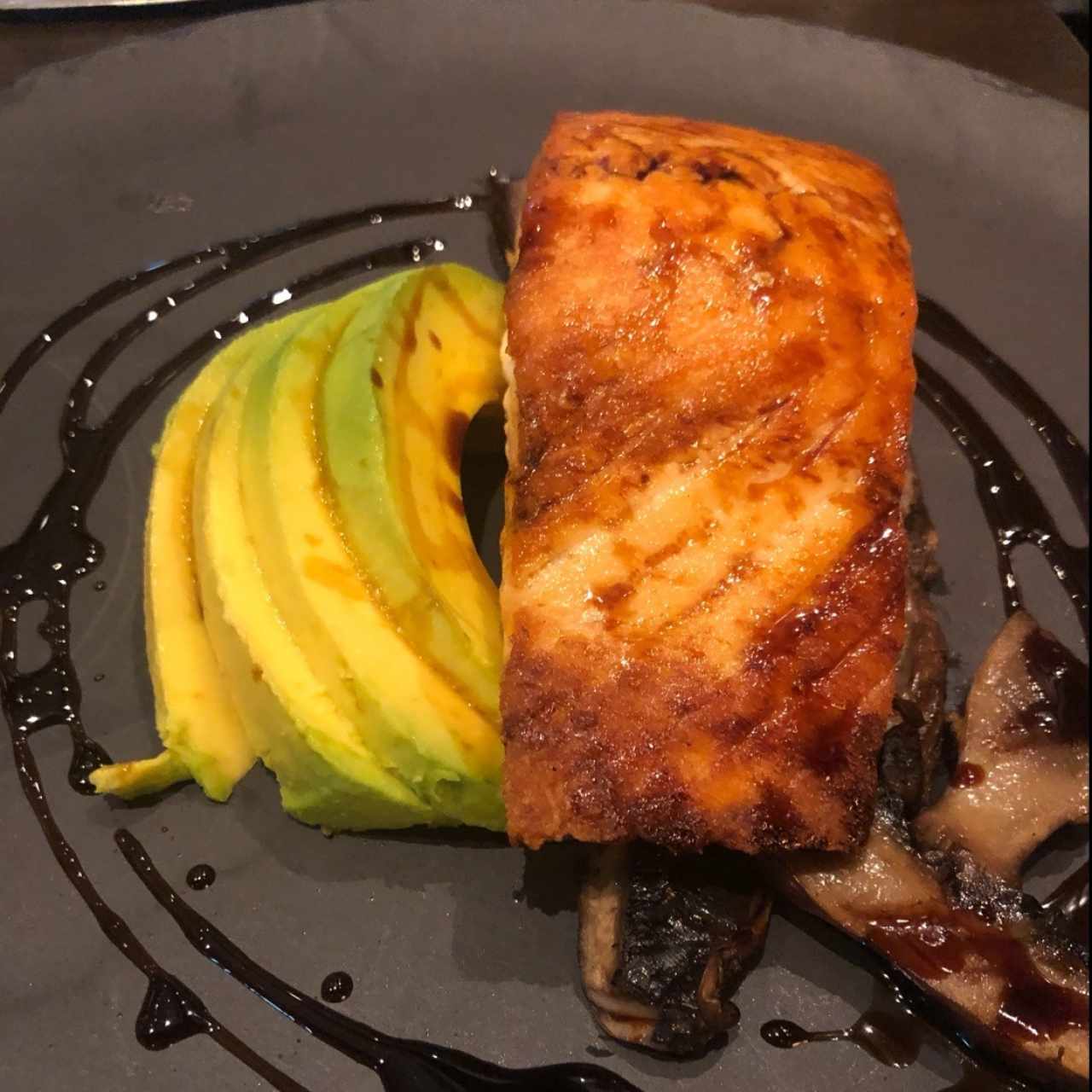 Salmon glaceado