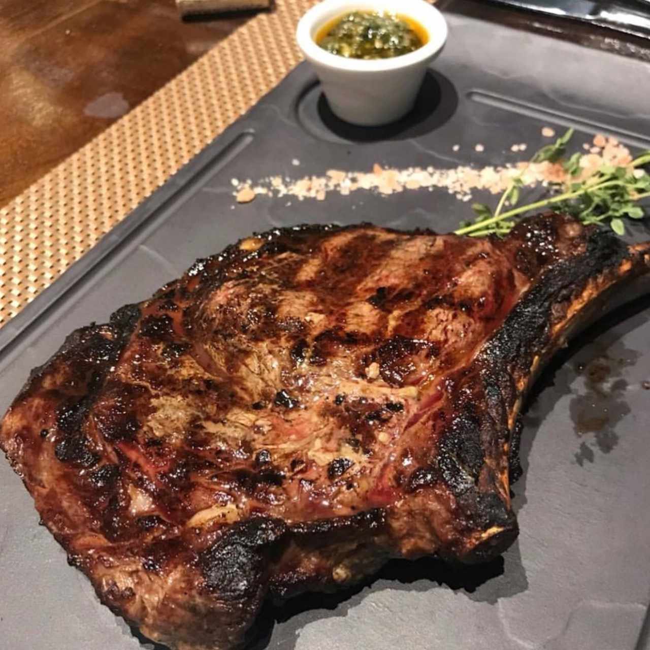 Cowboy (rib-eye con hueso)