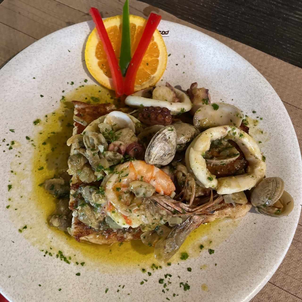 PESCADOS - Corvina Pescatore