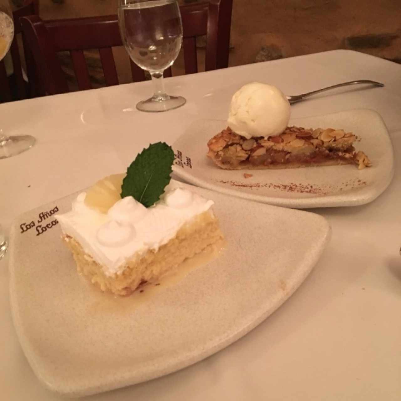 Tres leches y Pie de manzana à la mode