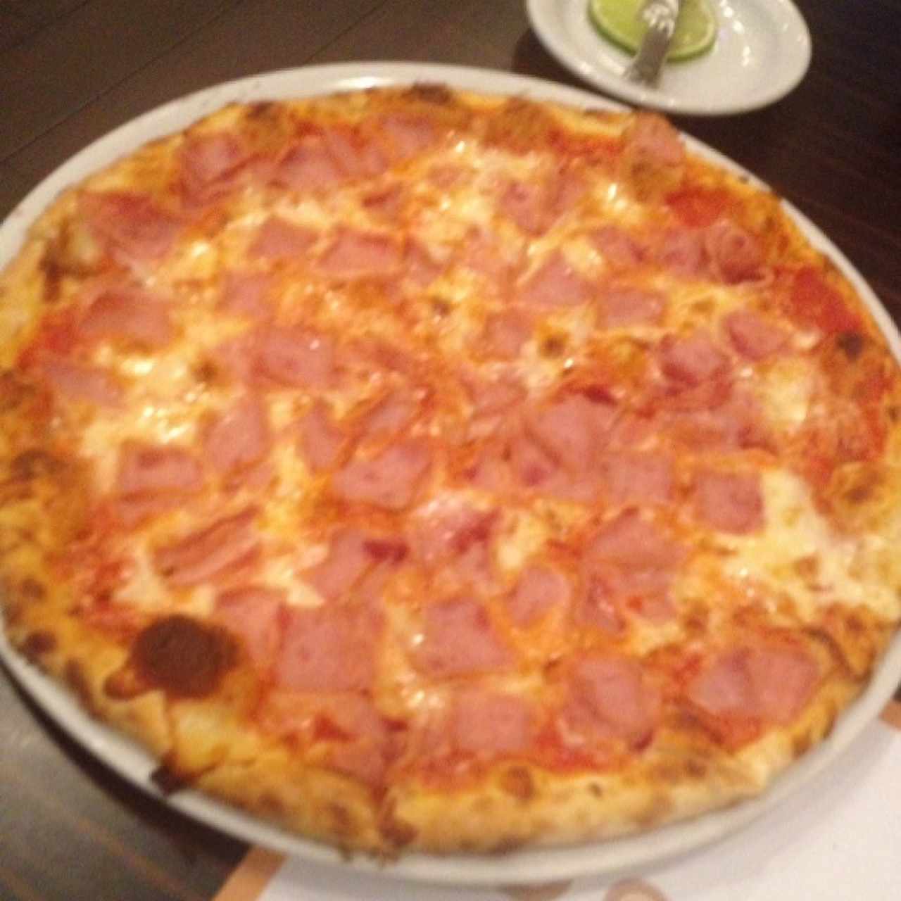 pizza de jamon preferida de mi hija!