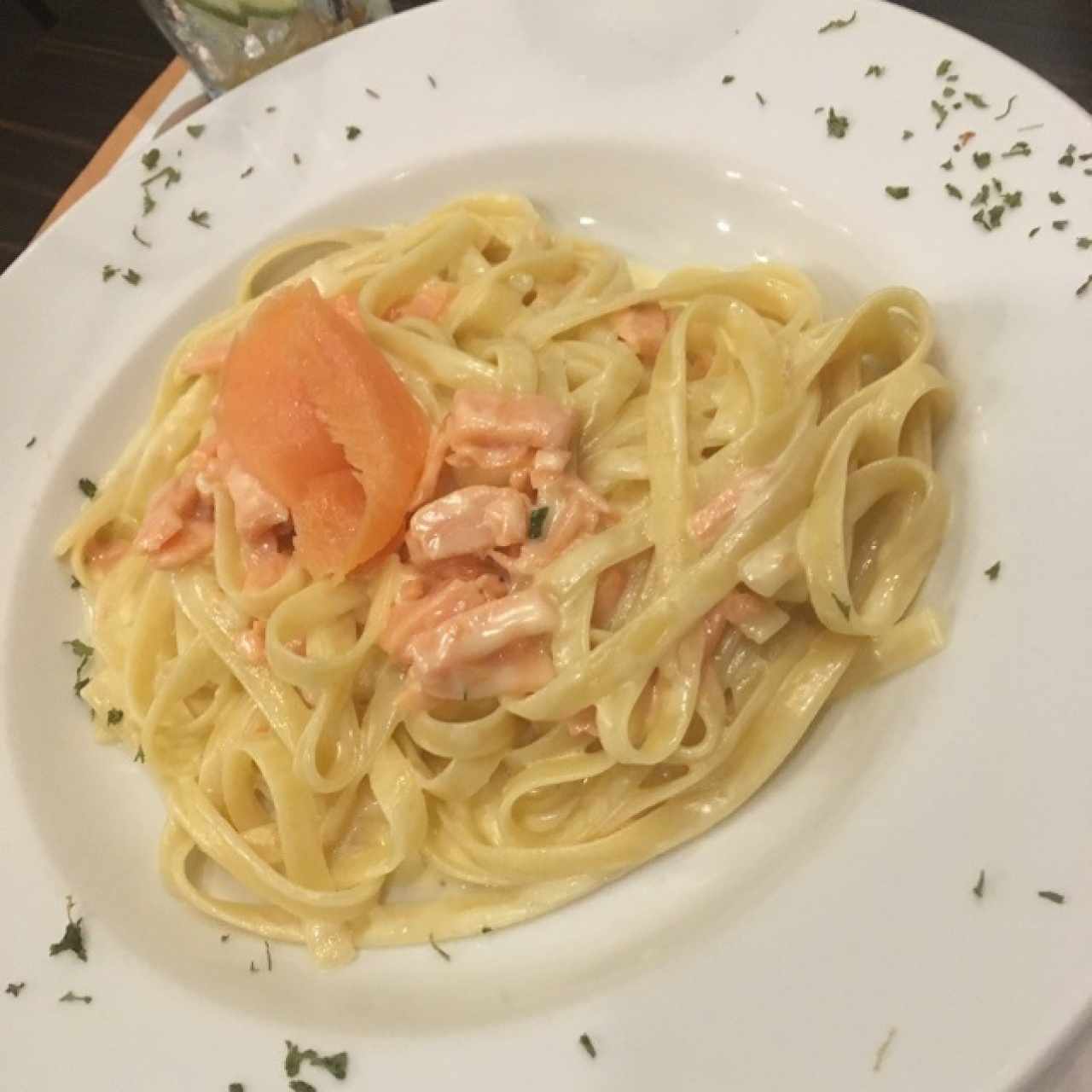 Fettucine alla crema rosa di salmone e vodka