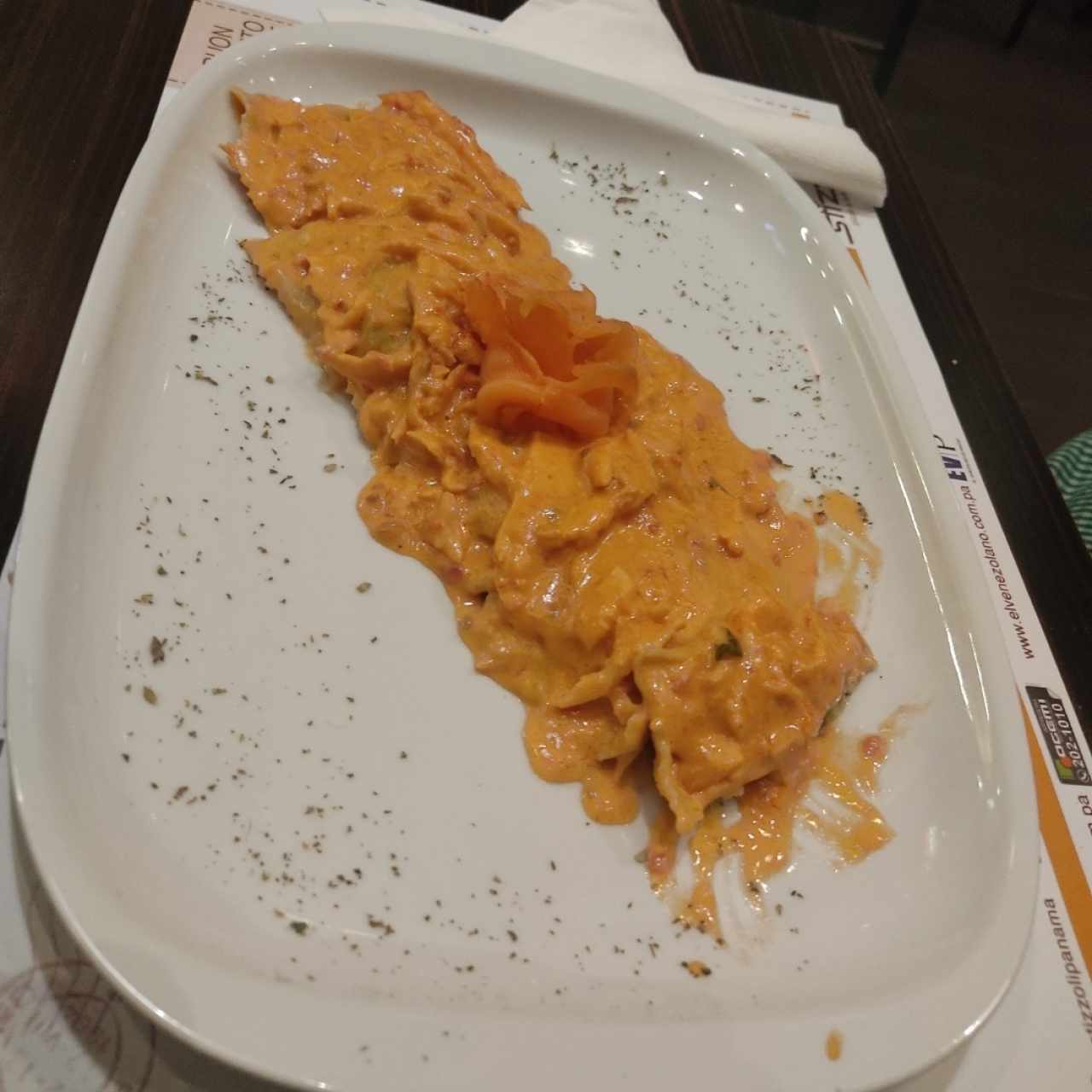 Ravioloni Alla Crema Rosa Di Salmone e Vodka