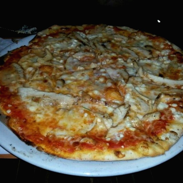 Pizza con pollo