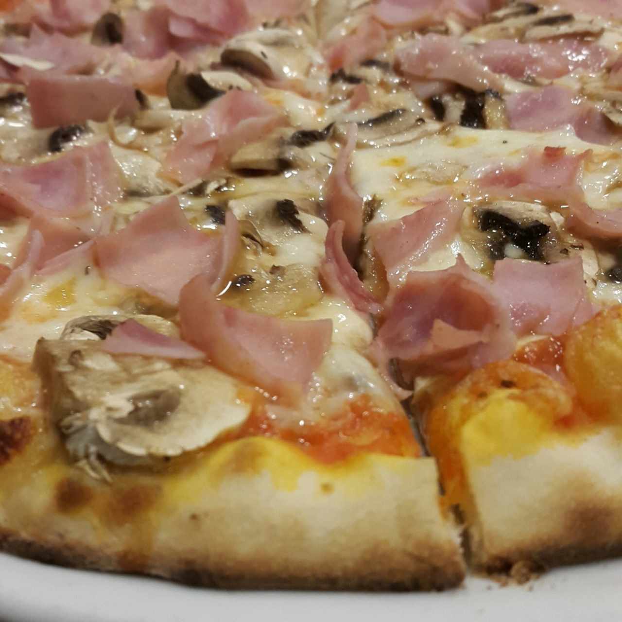 Pizzas - Cotto e funghi