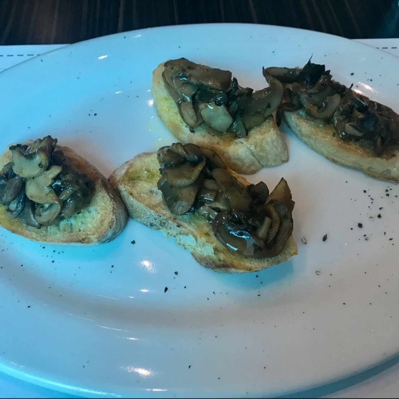 Entradas calientes - Crostini al funghi