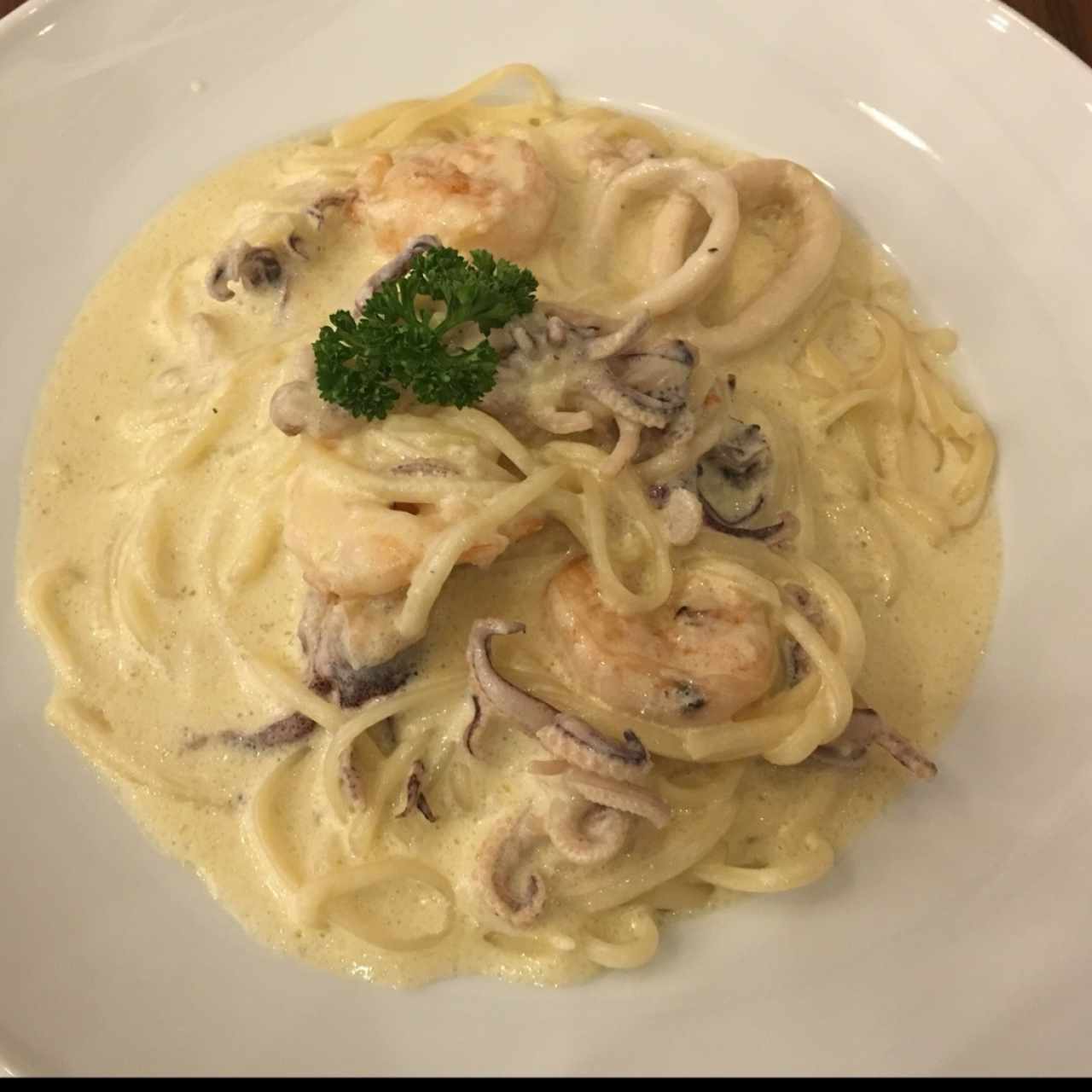 Linguini al frutti di mare en salsa alfredo