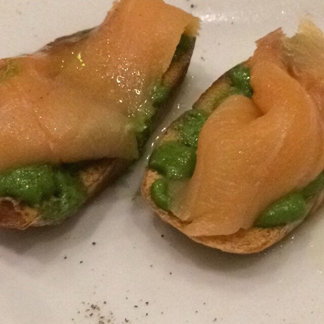 Entradas Calientes - Crostini Di Salmone