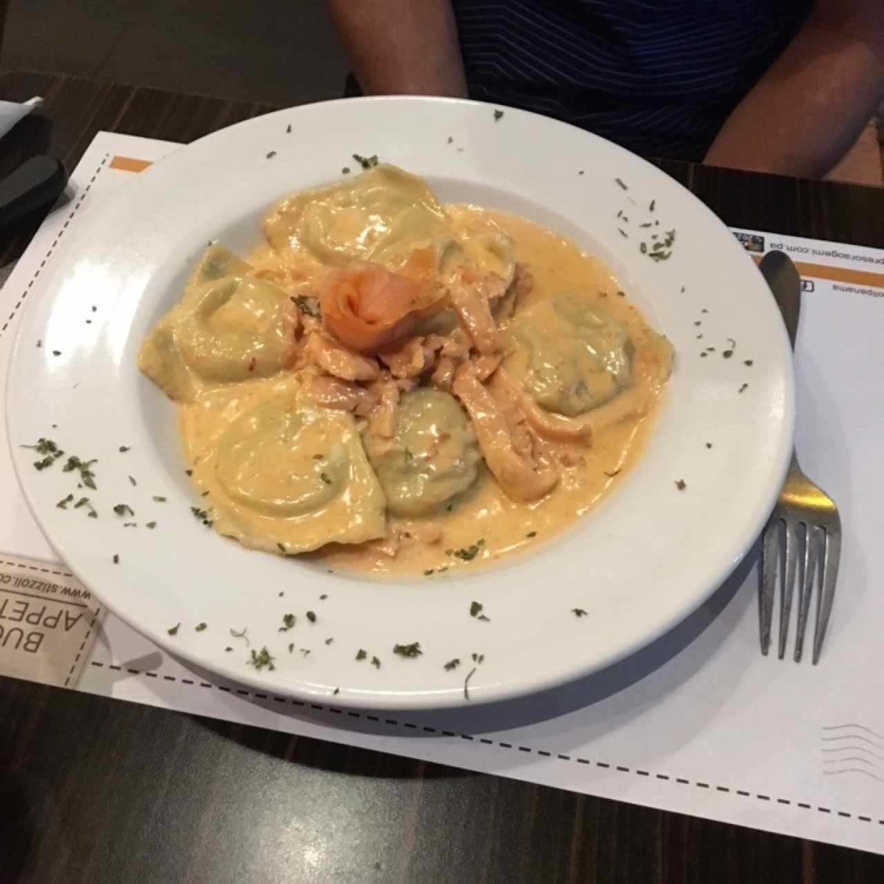 Ravioli alla crema rosa di salmone e vodka