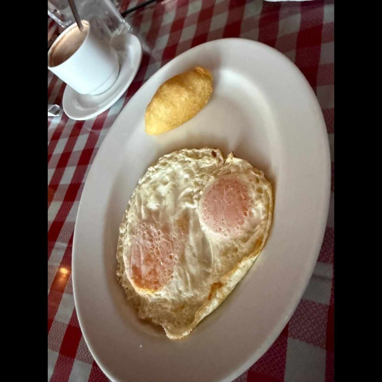 DOS HUEVOS - Estilo frito