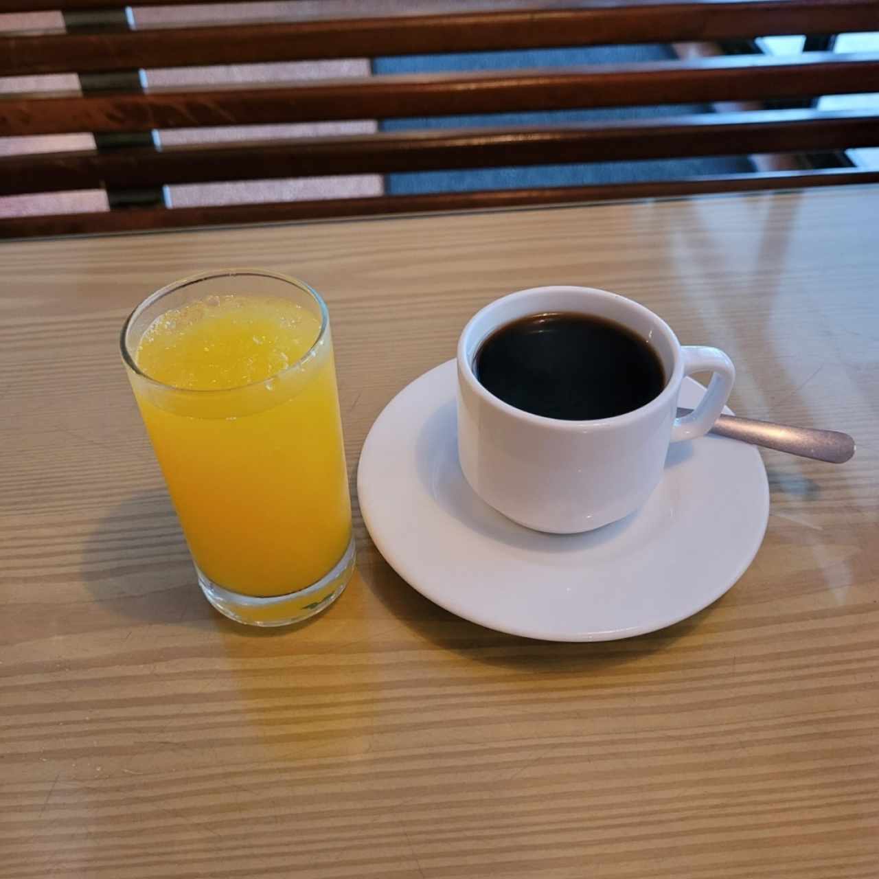 café y jugo naranja 