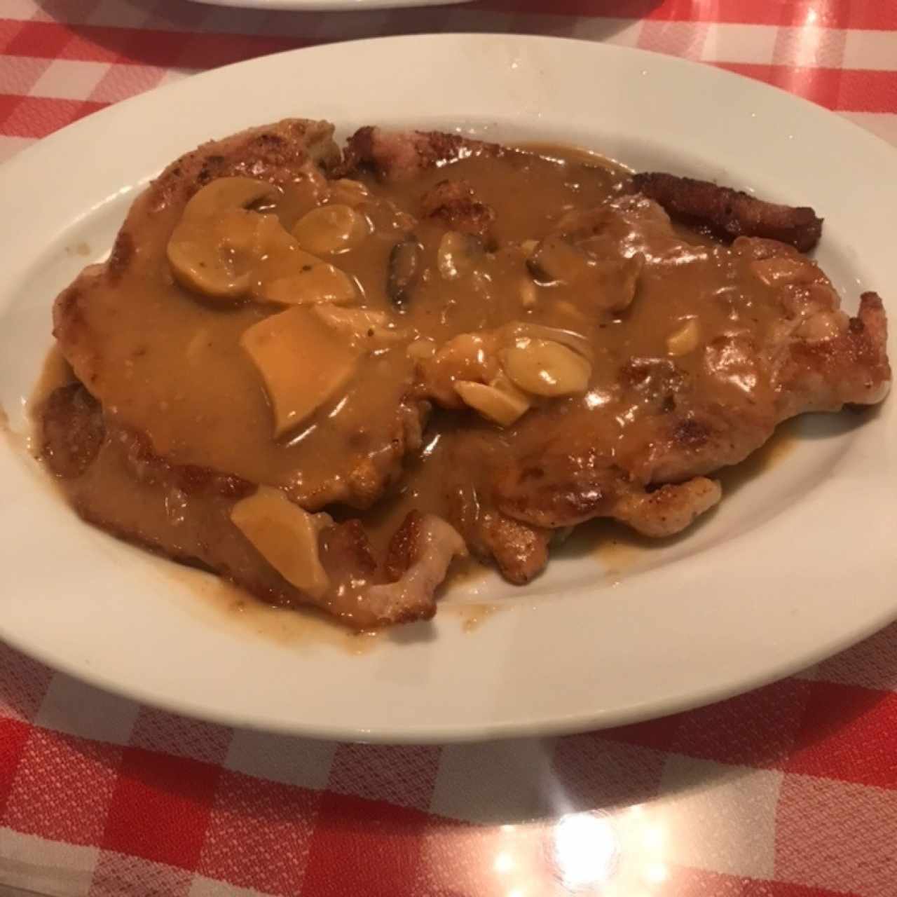 Filete de pollo en salsa de Hongos