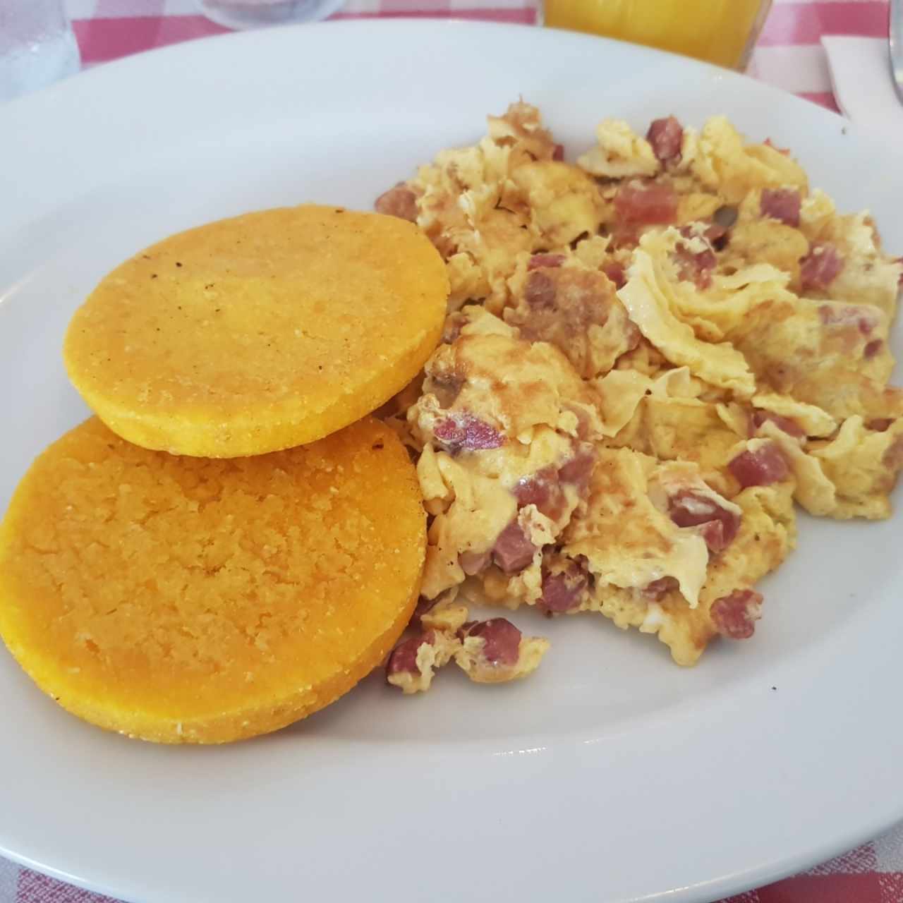 Huevos revueltos con Bacon  