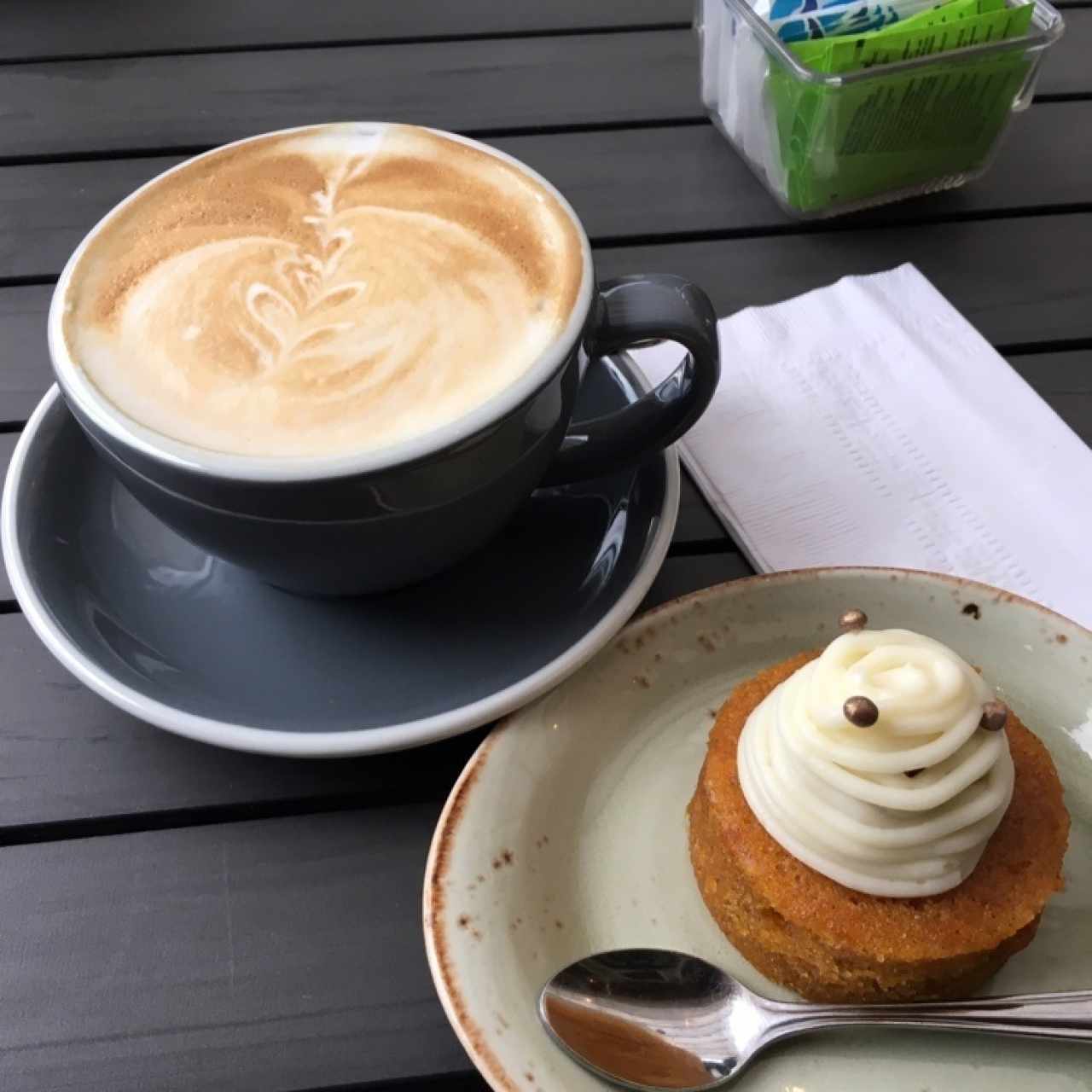 Carrot cake y Capuccino Doble