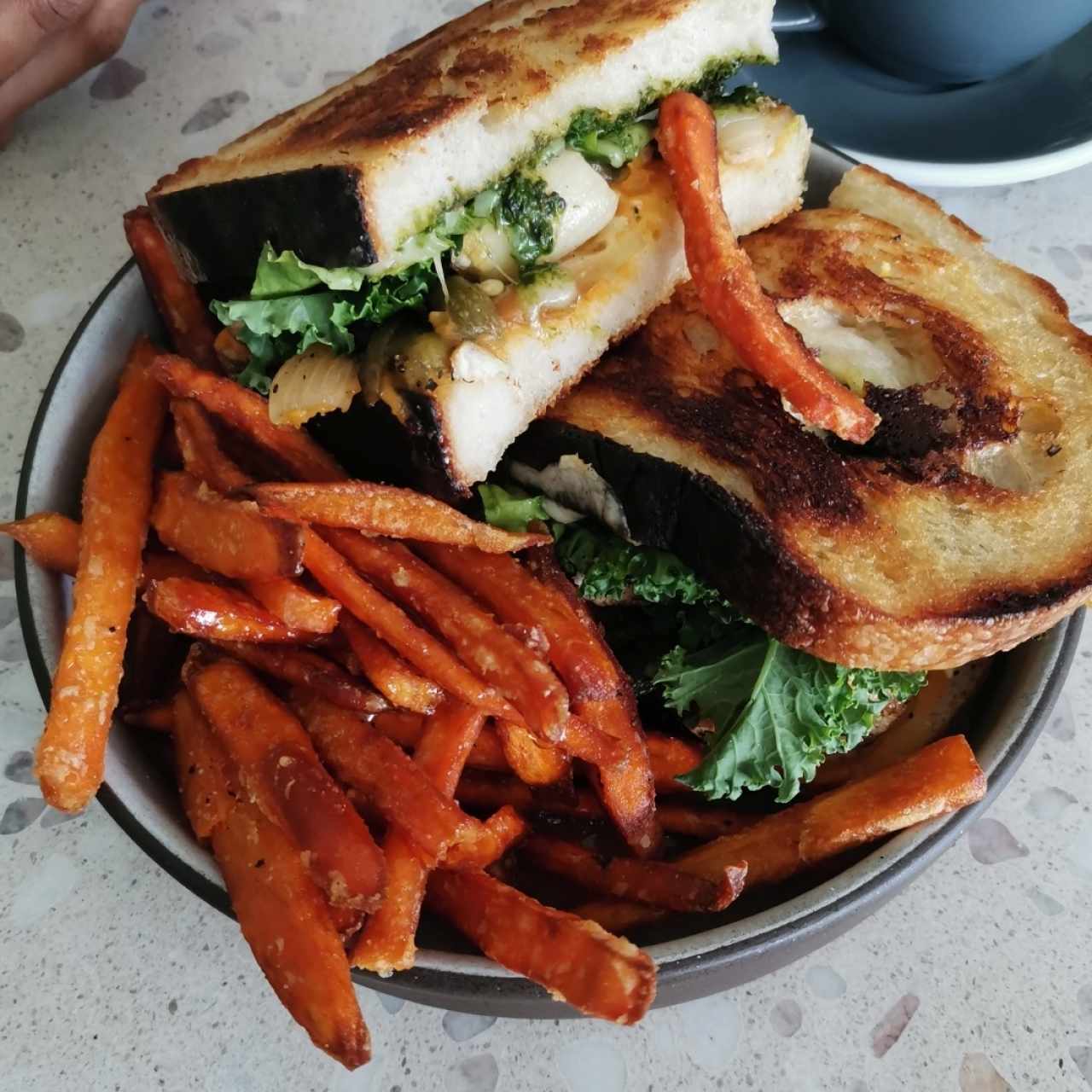 Sweet potato Y Chix Sourdough con papitad de camote y miel