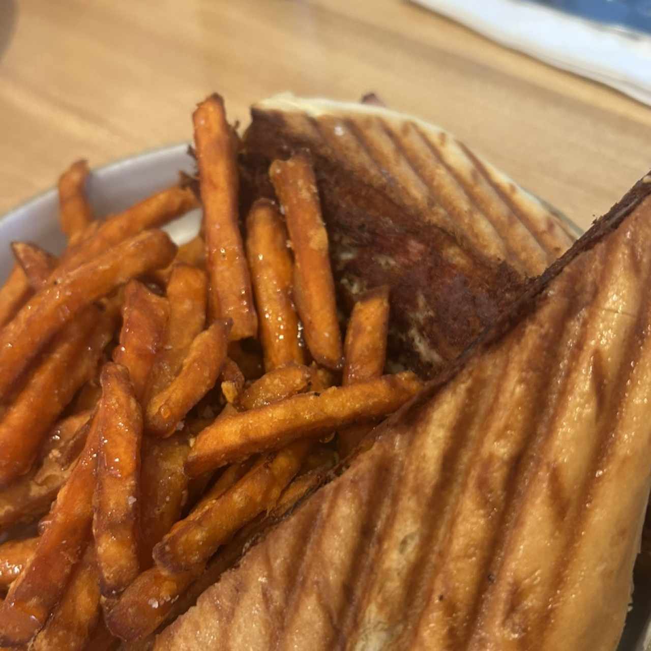 ALMUERZO - Cuban Sandwich