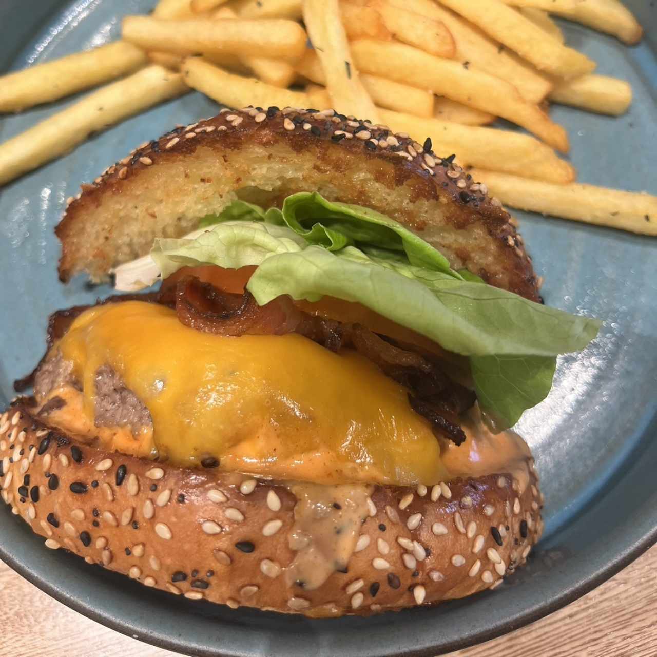 ALMUERZO - Homestyle Burger