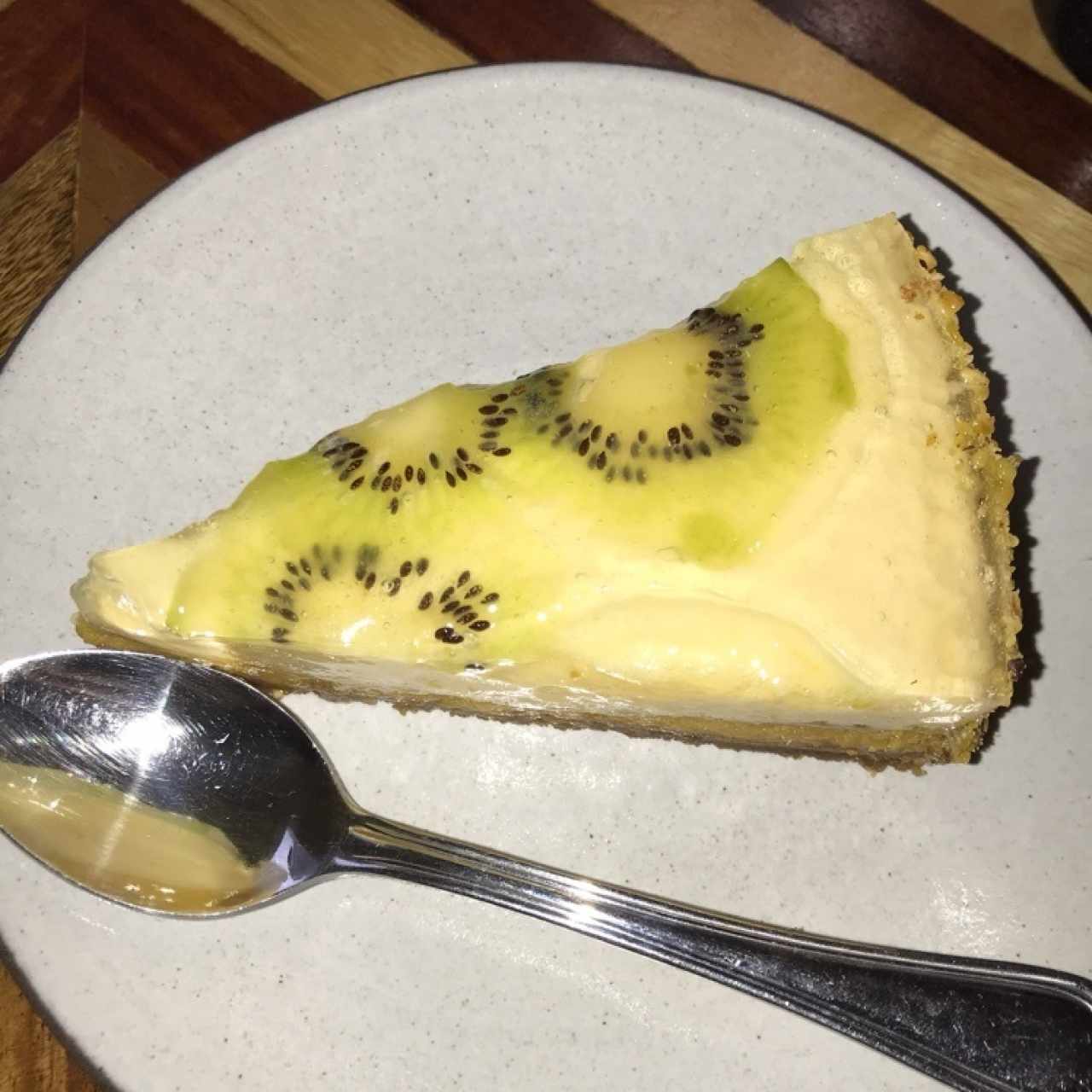 Tarta de mango con capa de kiwi