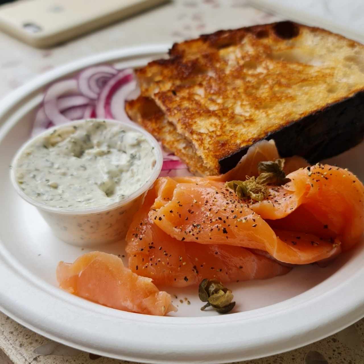 tostadas con salmón 