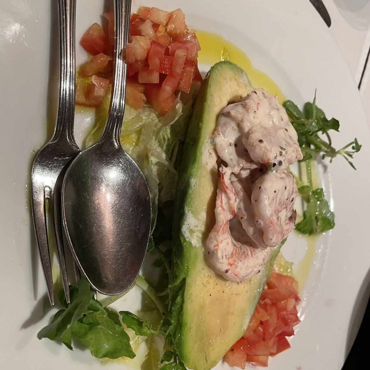 Aguacate Relleno de Langostinos