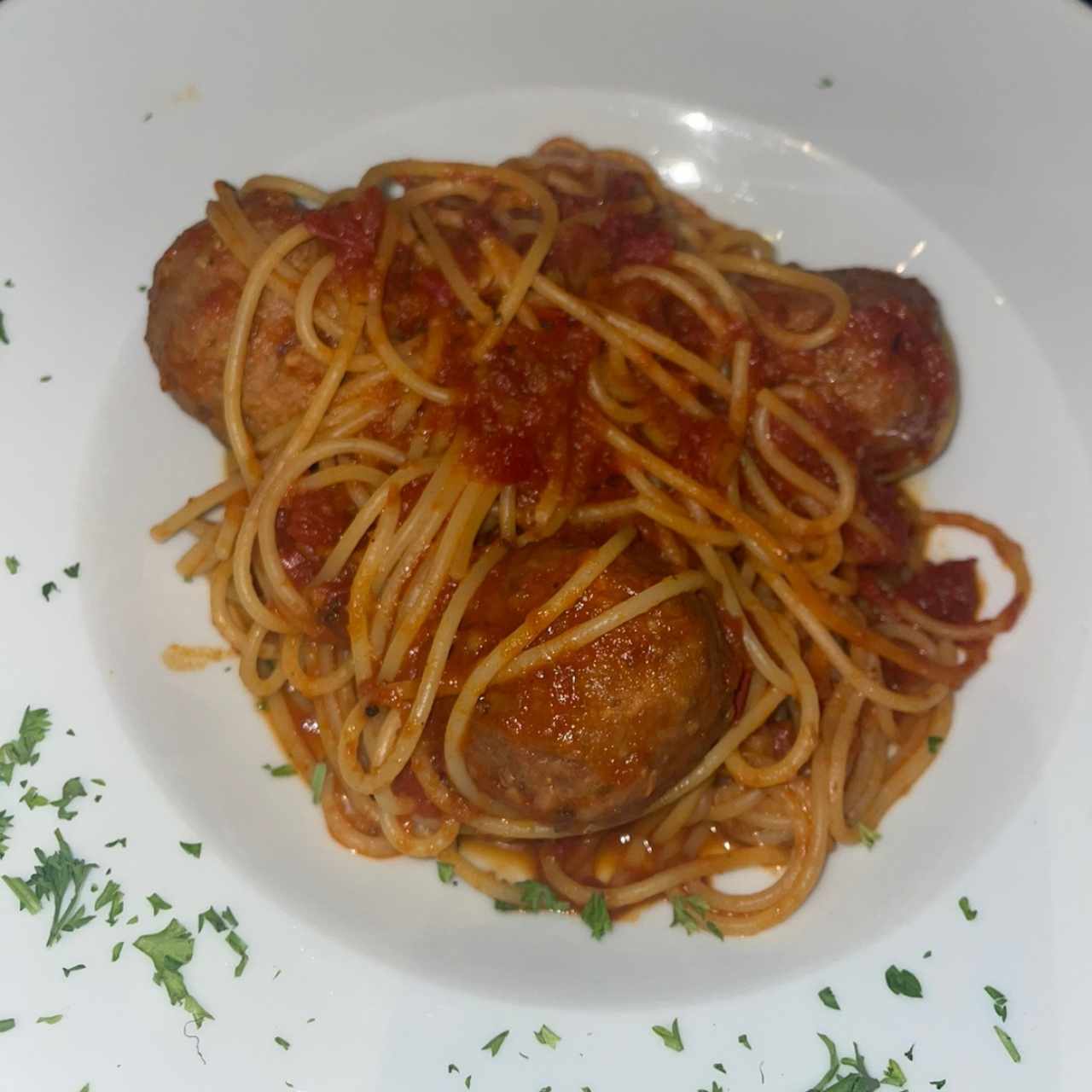 Spaghetti con Albóndigas de la Nonna y Pomodoro