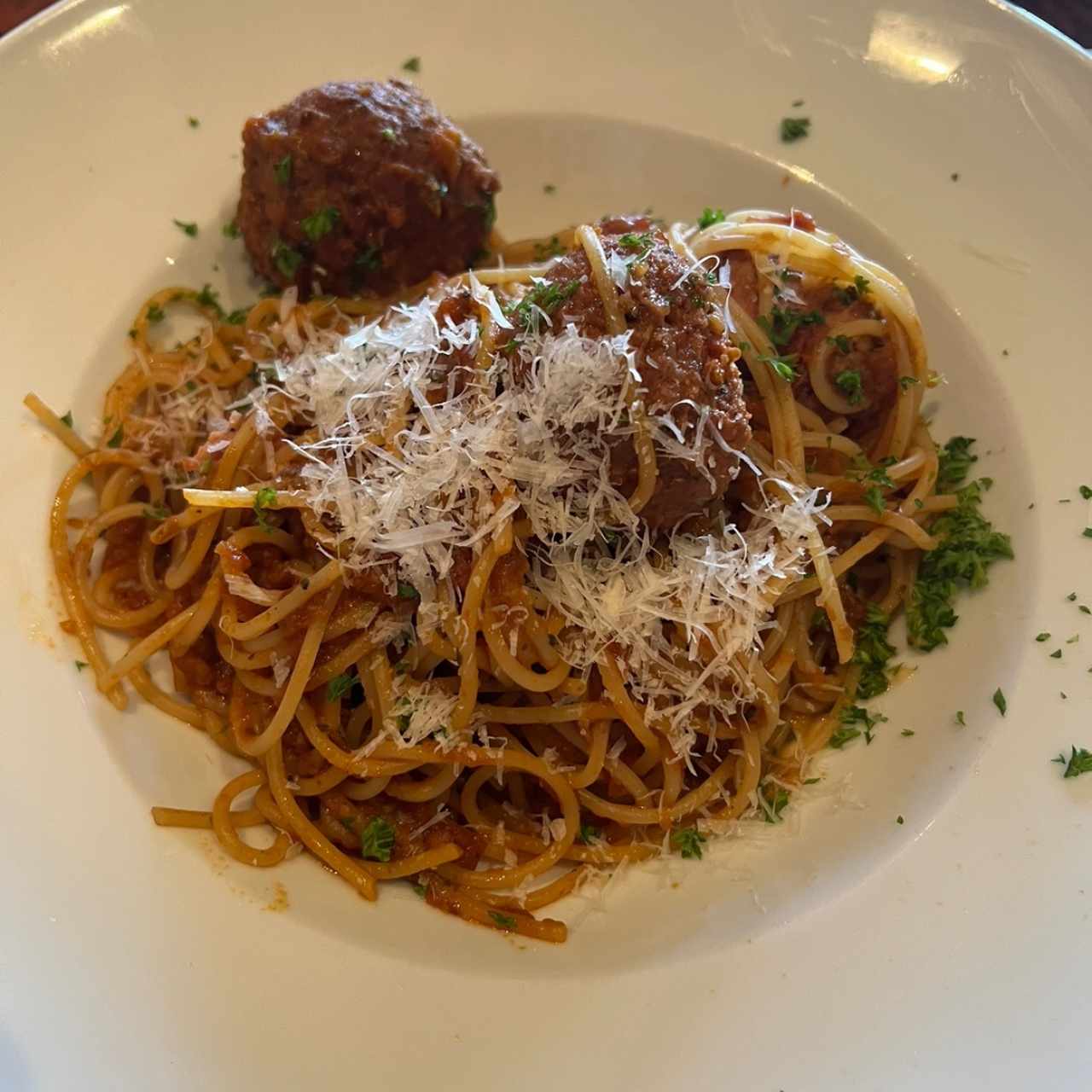 Spaghetti con Albóndigas de la Nonna y Pomodoro