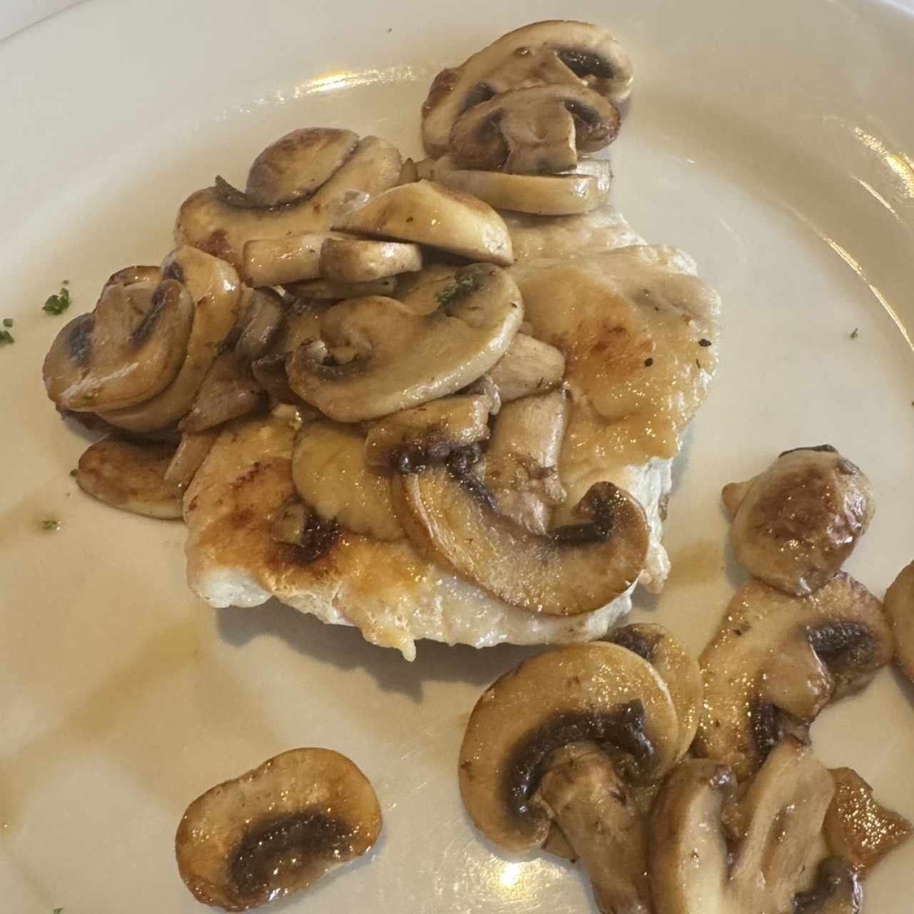 Corvina Corte Especial con Hongos Frescos Salteados