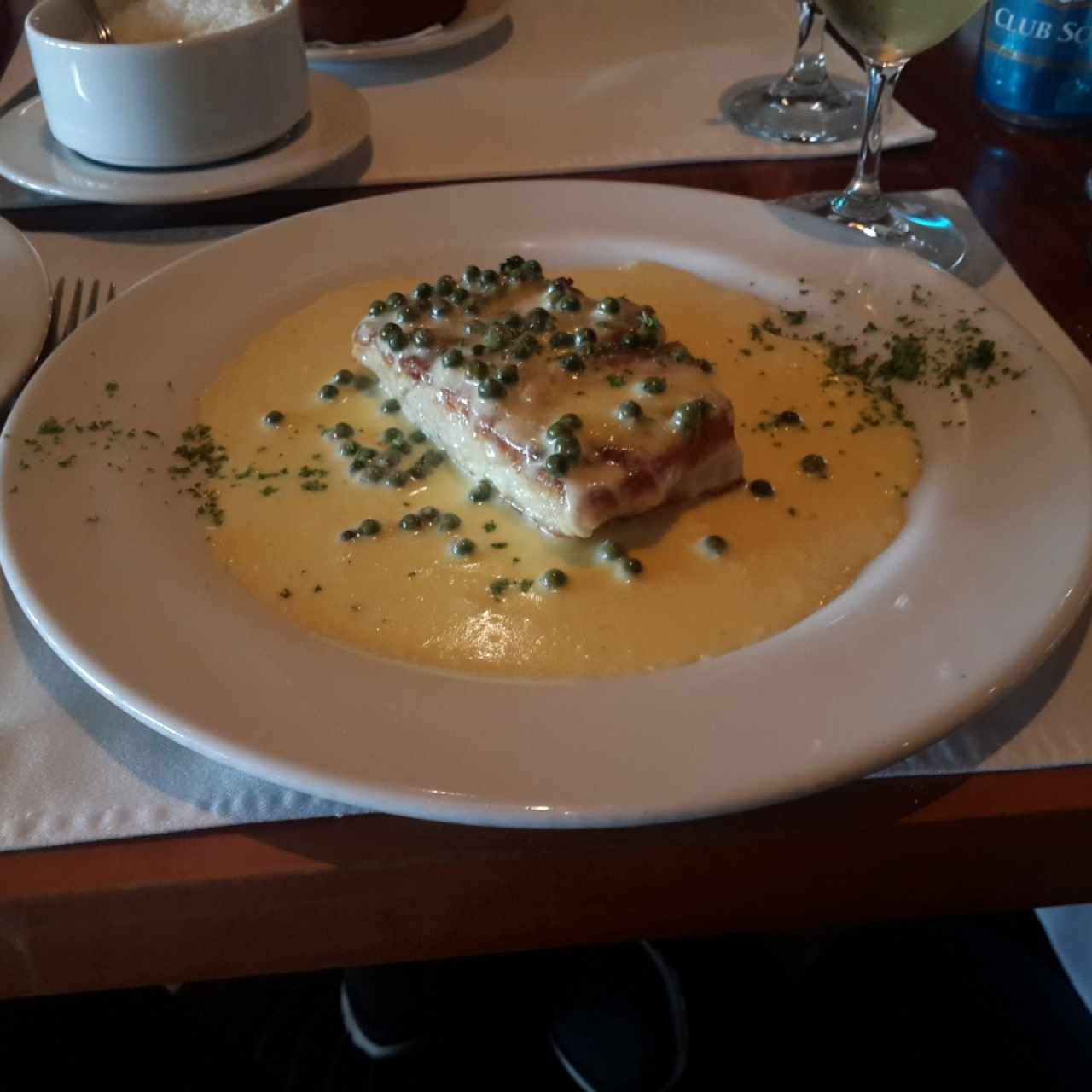 Corvina en Salsa de Pimienta Verde