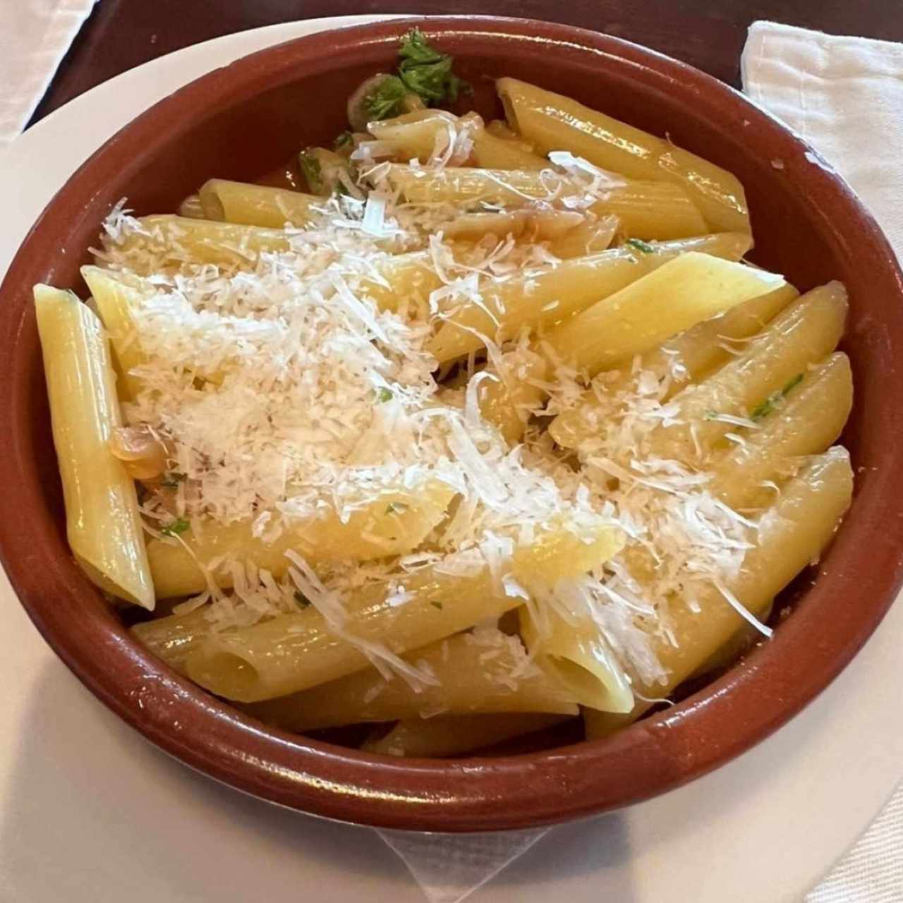 Penne Rigate al Pomodoro o al Alfredo o Aglio e Olio