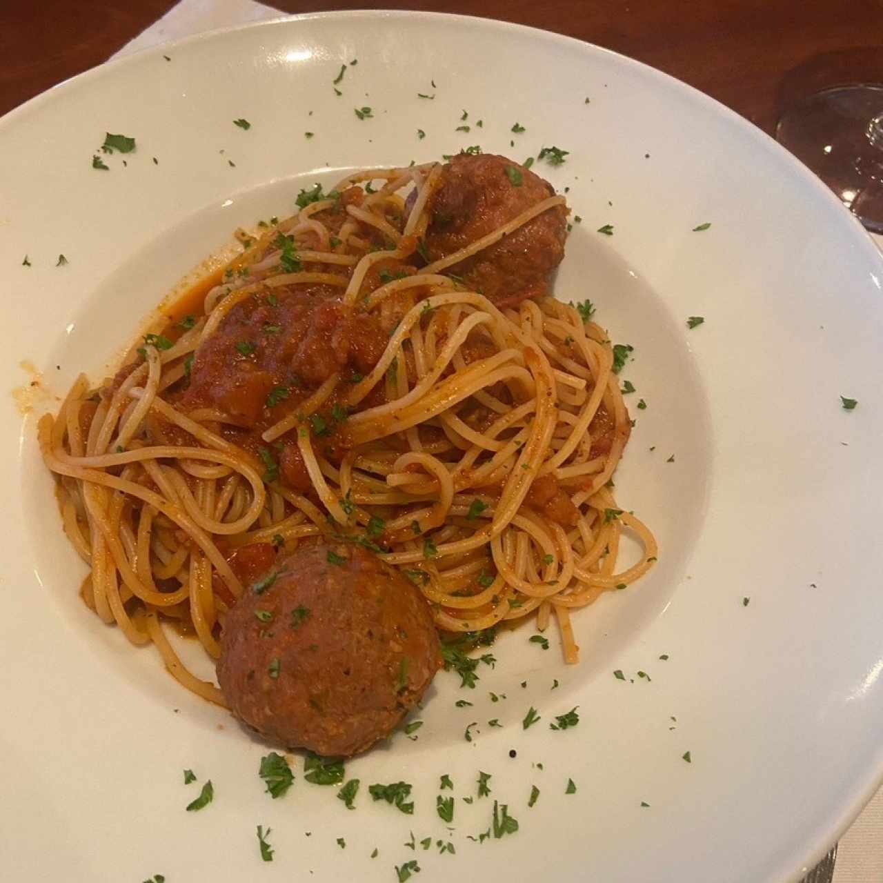 Albóndigas de la Nonna con Sugo di Pomodoro